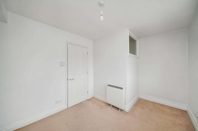Flat A, 30 Windlesham Gardens, Brighton, East Sussex, BN1 3AJ 6