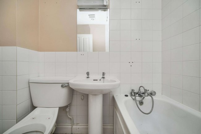 Flat A, 30 Windlesham Gardens, Brighton, East Sussex, BN1 3AJ 6