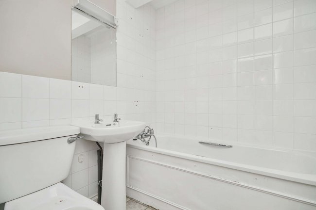 Flat A, 30 Windlesham Gardens, Brighton, East Sussex, BN1 3AJ 6