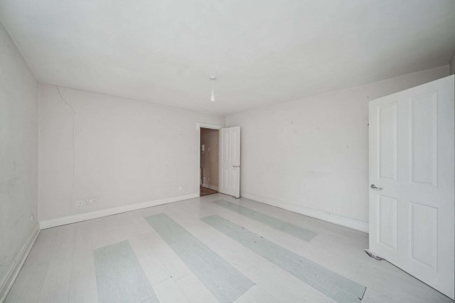 Flat A, 30 Windlesham Gardens, Brighton, East Sussex, BN1 3AJ 6