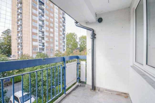 Flat 65, George Downing Estate, Cazenove Road, Stoke Newington, N16 6BE 2