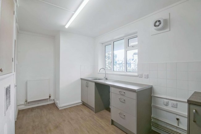 Flat 65, George Downing Estate, Cazenove Road, Stoke Newington, N16 6BE 2