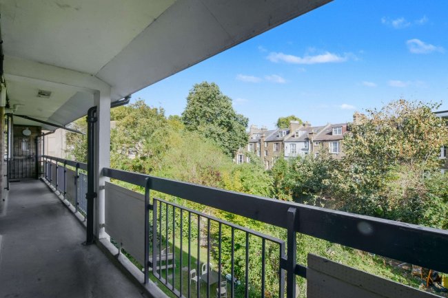 Flat 65, George Downing Estate, Cazenove Road, Stoke Newington, N16 6BE 2