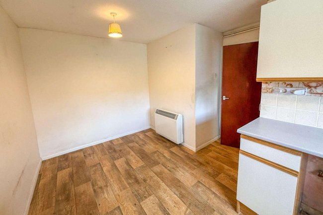 9 Solent Gardens, Freshwater, Isle of Wight, PO40 9PN 4