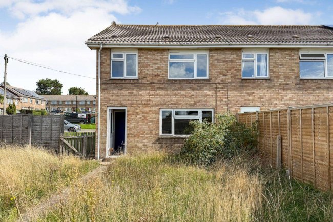 9 Solent Gardens, Freshwater, Isle of Wight, PO40 9PN 4