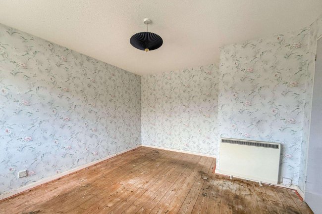 9 Solent Gardens, Freshwater, Isle of Wight, PO40 9PN 4