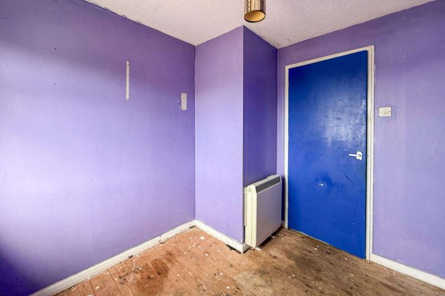 9 Solent Gardens, Freshwater, Isle of Wight, PO40 9PN 4