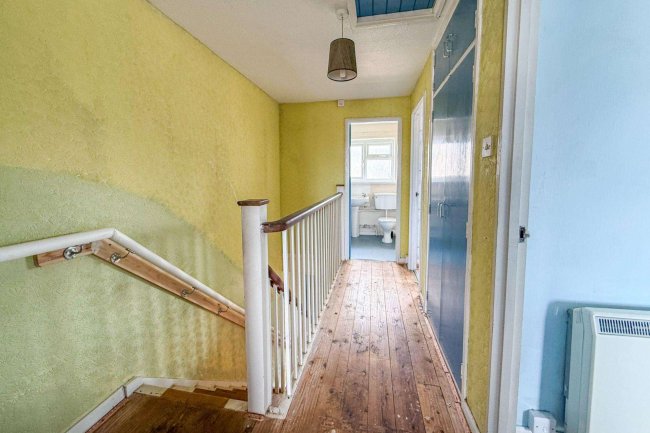 9 Solent Gardens, Freshwater, Isle of Wight, PO40 9PN 4