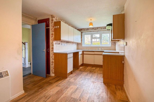 9 Solent Gardens, Freshwater, Isle of Wight, PO40 9PN 4