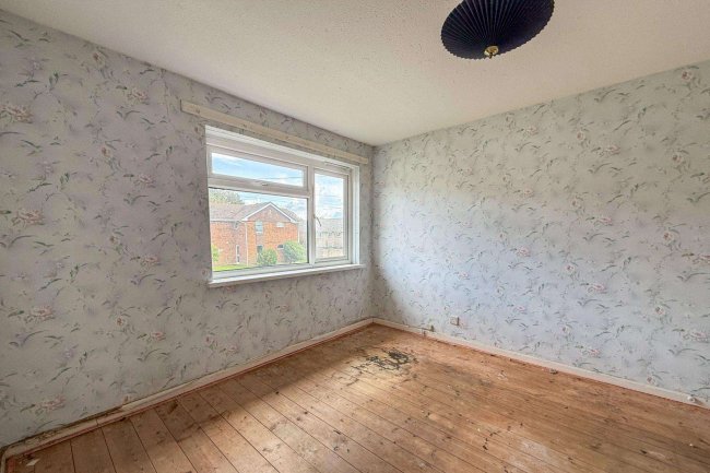 9 Solent Gardens, Freshwater, Isle of Wight, PO40 9PN 4