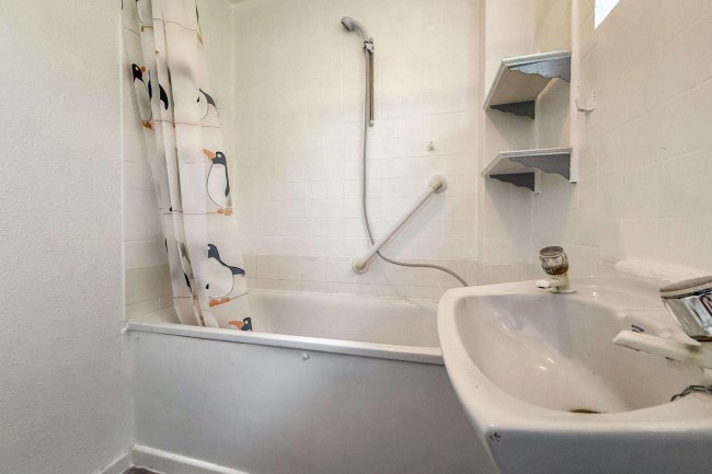 117C Green Lane, Shanklin, Isle of Wight, PO37 7EU 1