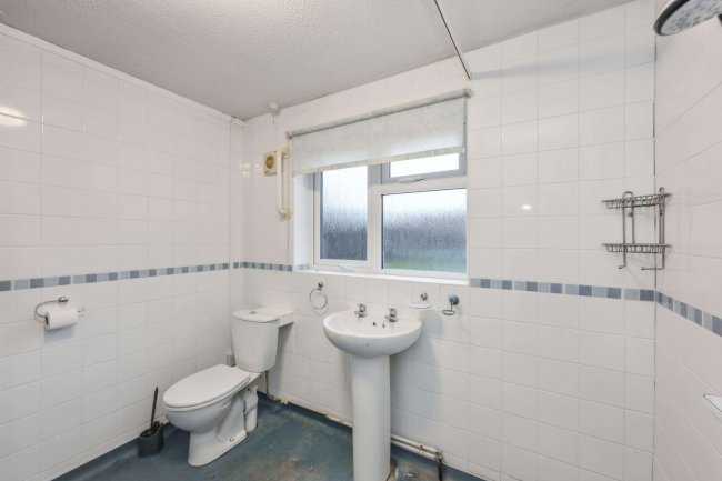 23 Rowan Crescent, Biggleswade SG18 0PQ 9