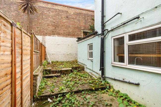 106 Gloucester Avenue, Primrose Hill, London, NW1 8HX 2