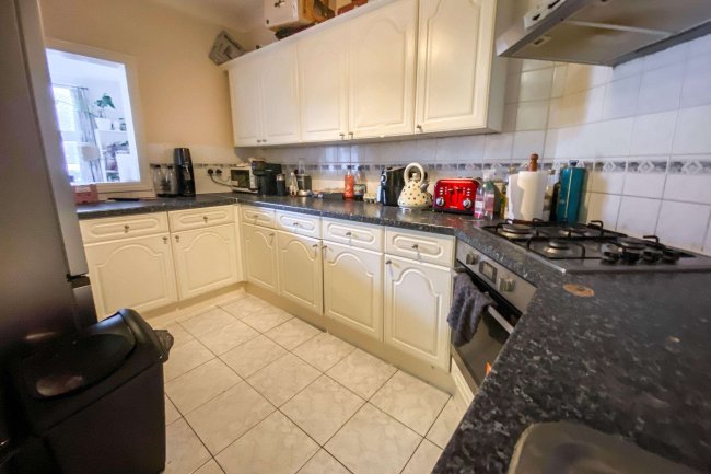 2B Chestnut Grove, Balham, London SW12 8JD 3