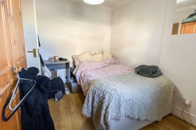 2B Chestnut Grove, Balham, London SW12 8JD 3