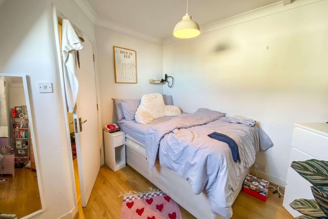 2B Chestnut Grove, Balham, London SW12 8JD 3