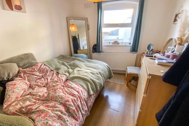 2B Chestnut Grove, Balham, London SW12 8JD 3