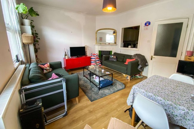2B Chestnut Grove, Balham, London SW12 8JD 3
