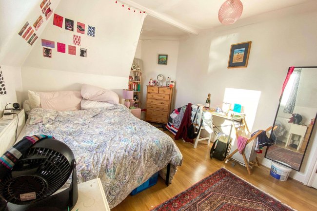 2B Chestnut Grove, Balham, London SW12 8JD 3