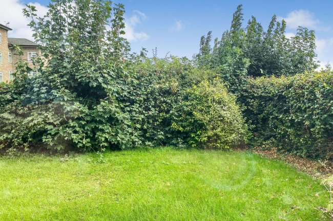 22 The Glebe, Calne, Wiltshire, SN11 8HB 3