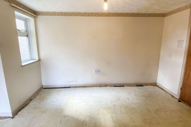 22 The Glebe, Calne, Wiltshire, SN11 8HB 3