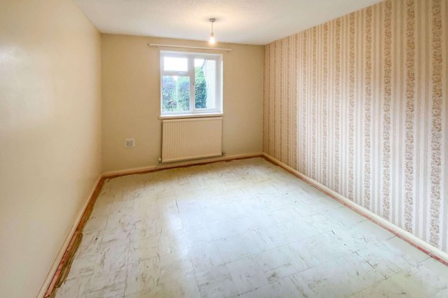 22 The Glebe, Calne, Wiltshire, SN11 8HB 3