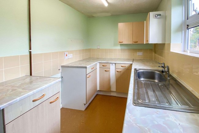 22 The Glebe, Calne, Wiltshire, SN11 8HB 3