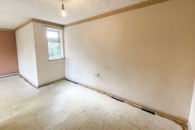 22 The Glebe, Calne, Wiltshire, SN11 8HB 3