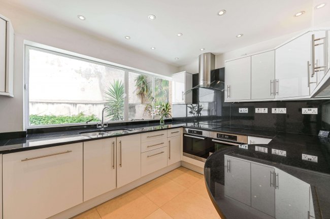 27 Eaton Row, Belgravia, London SW1W 0JA 4