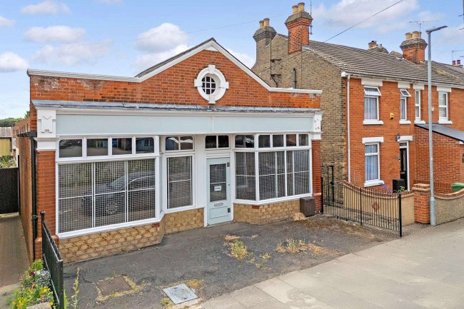 39 Claudius Road, Colchester, CO2 7RR 24