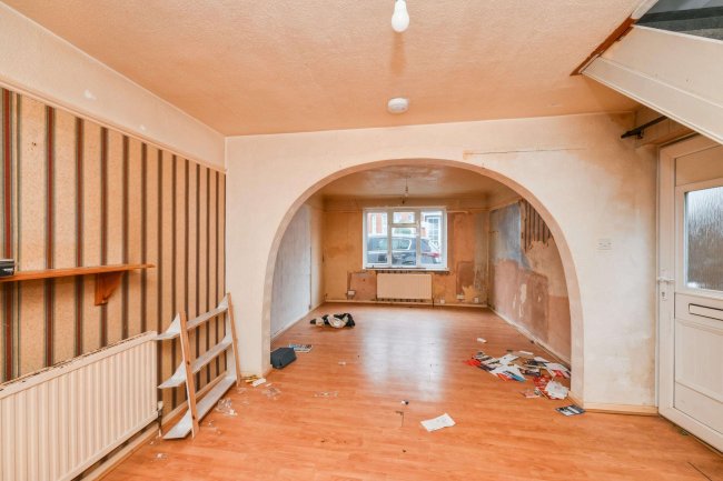 13 Roman Street, Hoddesdon, Hertfordshire, EN11 8JH 1