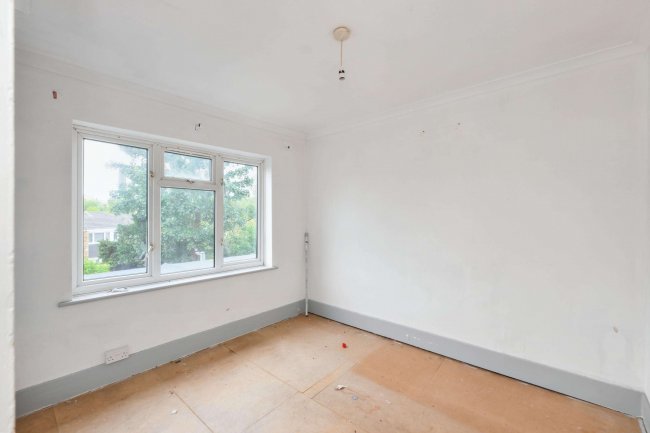 13 Roman Street, Hoddesdon, Hertfordshire, EN11 8JH 1