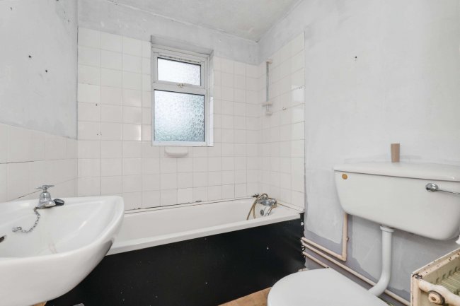 13 Roman Street, Hoddesdon, Hertfordshire, EN11 8JH 1