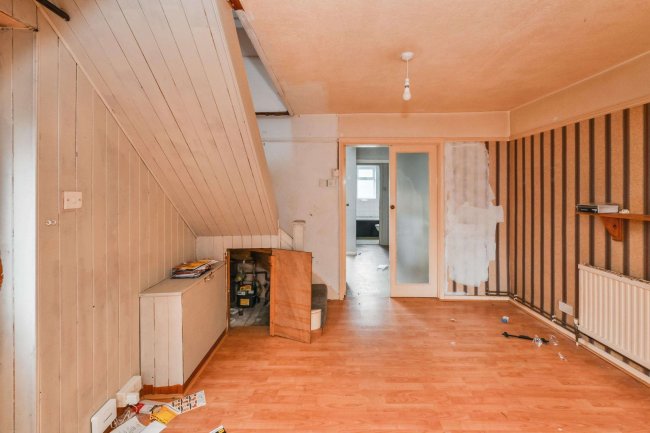 13 Roman Street, Hoddesdon, Hertfordshire, EN11 8JH 1