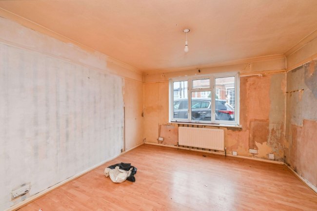 13 Roman Street, Hoddesdon, Hertfordshire, EN11 8JH 1