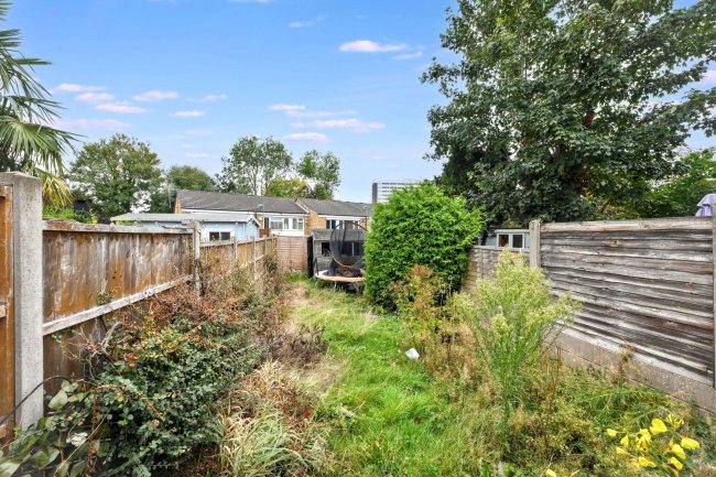 13 Roman Street, Hoddesdon, Hertfordshire, EN11 8JH 1