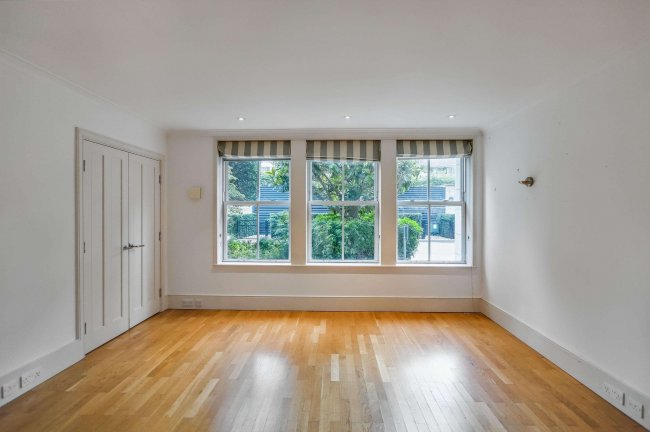 3 Francis House, Coleridge Gardens, Chelsea, London, SW10 0RP 3