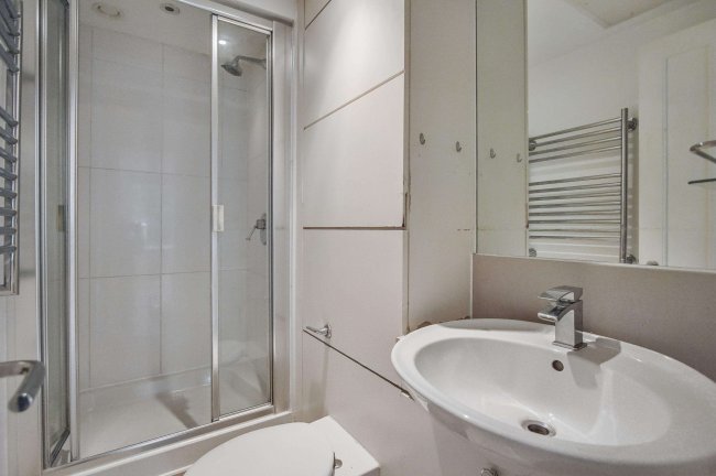 3 Francis House, Coleridge Gardens, Chelsea, London, SW10 0RP 3