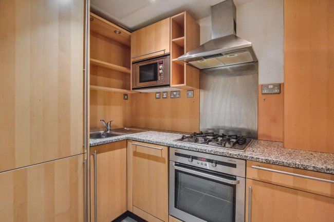 3 Francis House, Coleridge Gardens, Chelsea, London, SW10 0RP 3