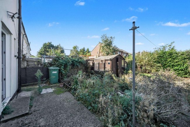 10 Drift Way, Colnbrook, Slough SL3 0LQ 7