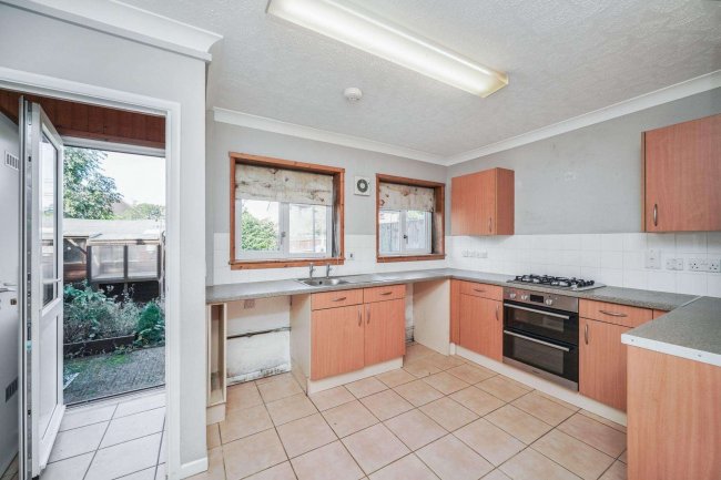 10 Drift Way, Colnbrook, Slough SL3 0LQ 7