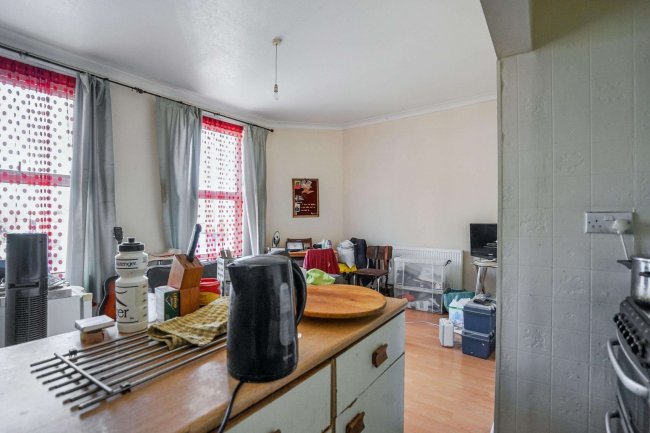 Flat 1, 110 Portland Road, South Norwood London, SE25 4PJ 3