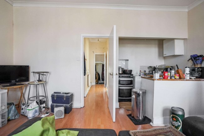 Flat 1, 110 Portland Road, South Norwood London, SE25 4PJ 3
