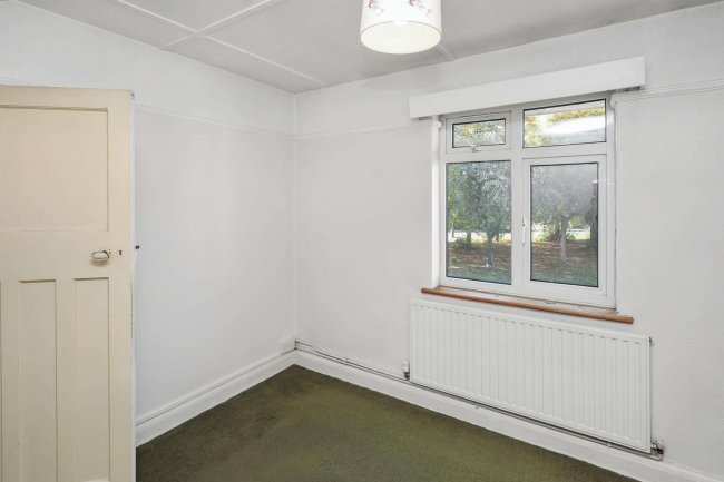 77/79 Tavistock Avenue, St. Albans, Hertfordshire, AL1 2NL 9