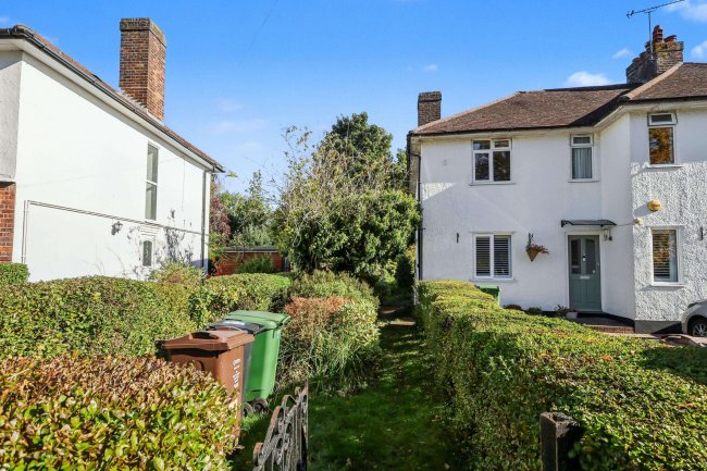 77/79 Tavistock Avenue, St. Albans, Hertfordshire, AL1 2NL 9