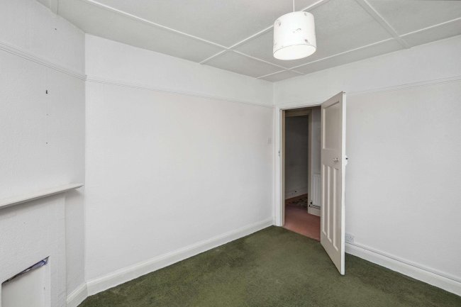 77/79 Tavistock Avenue, St. Albans, Hertfordshire, AL1 2NL 9