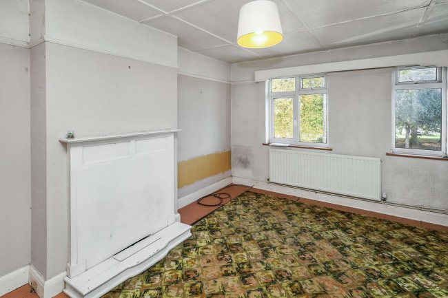 77/79 Tavistock Avenue, St. Albans, Hertfordshire, AL1 2NL 9