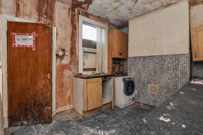 52 Lucerne Road, Wallasey, CH44 7HA 10