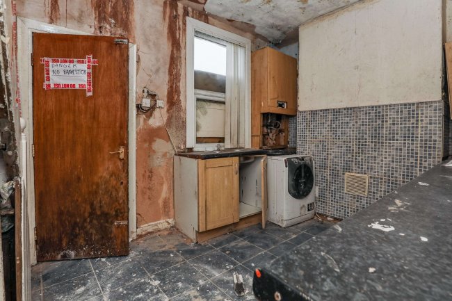 52 Lucerne Road, Wallasey, CH44 7HA 10