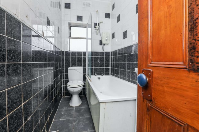 52 Lucerne Road, Wallasey, CH44 7HA 10